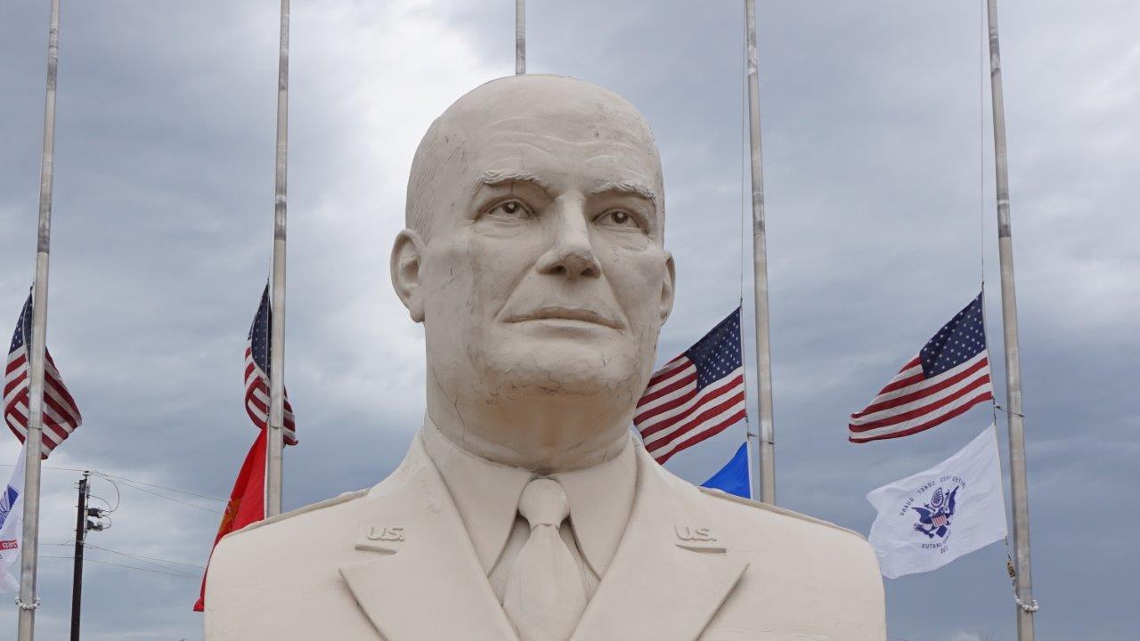 Dwight Eisenhower giant head