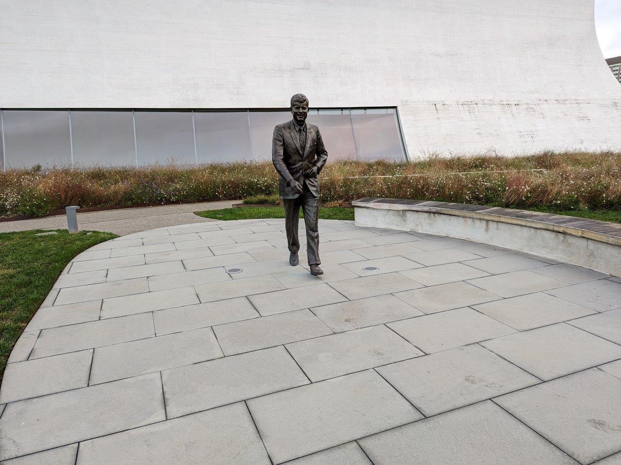 Statue of John F. Kennedy at Kennedy Center in Washington
