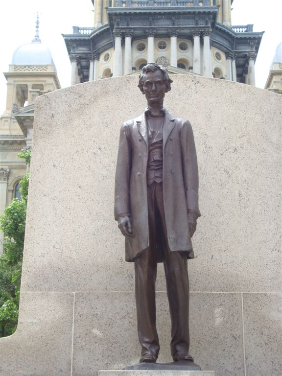 Abraham Lincoln Statue at Illinois State Capitol