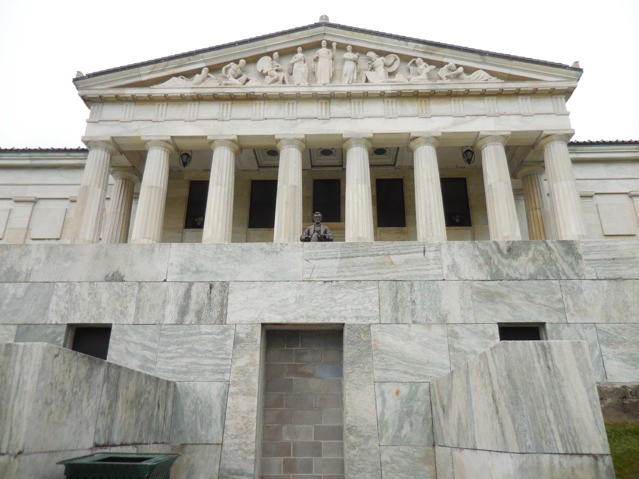 Abraham Lincoln statue