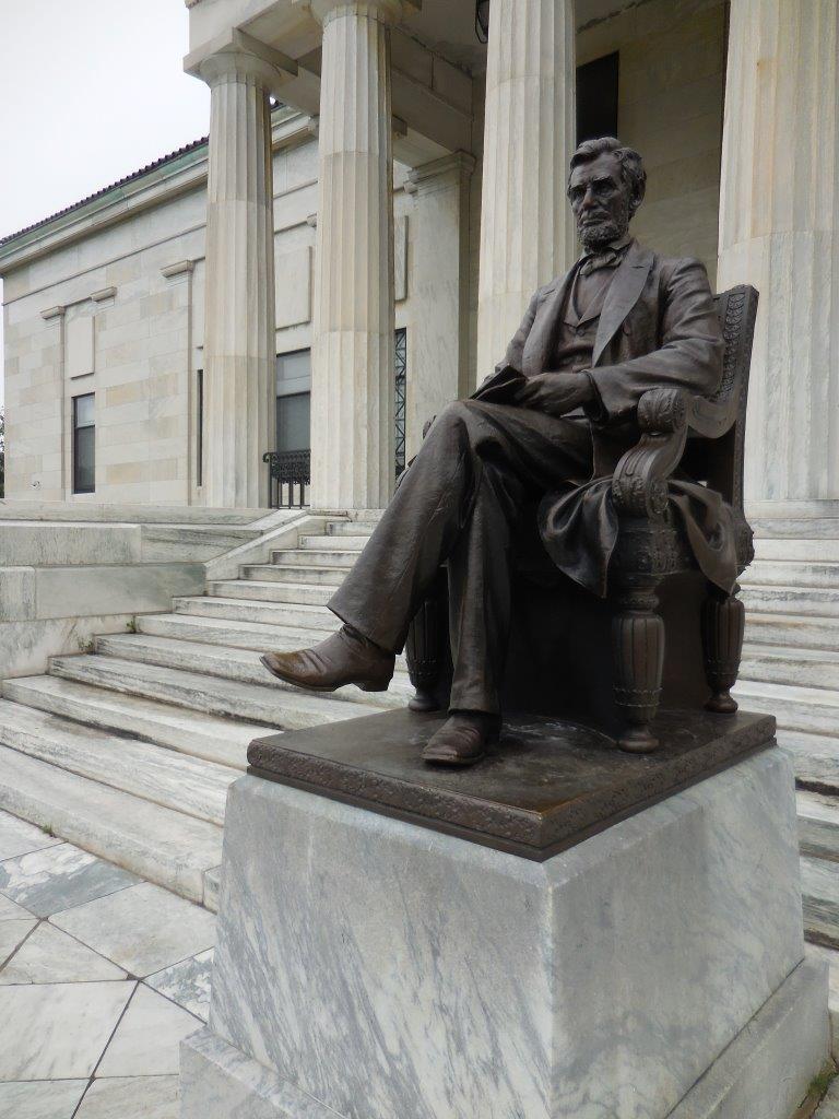 Abraham Lincoln statue