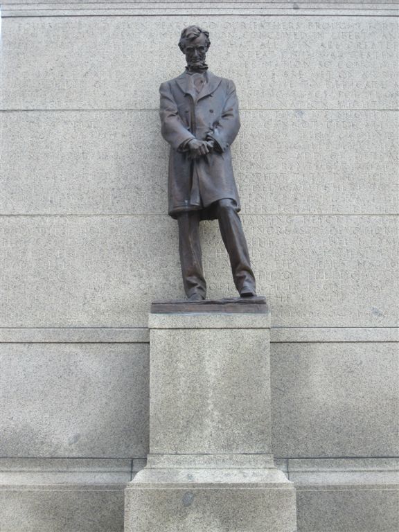 Lincoln Statue at the Nebraska State Capitol