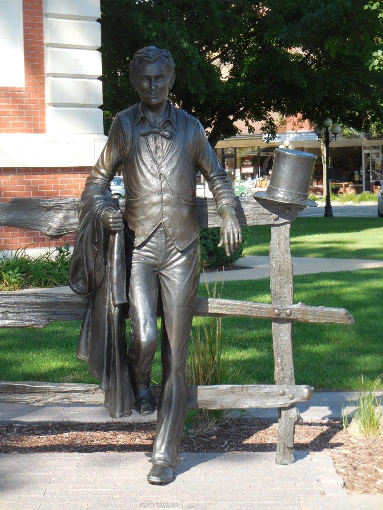 Abraham Lincoln statue in Pontiac, Illinois