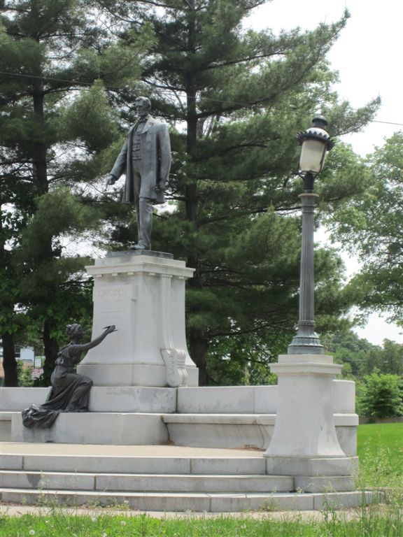 Abraham Lincoln statue in Cincinnati