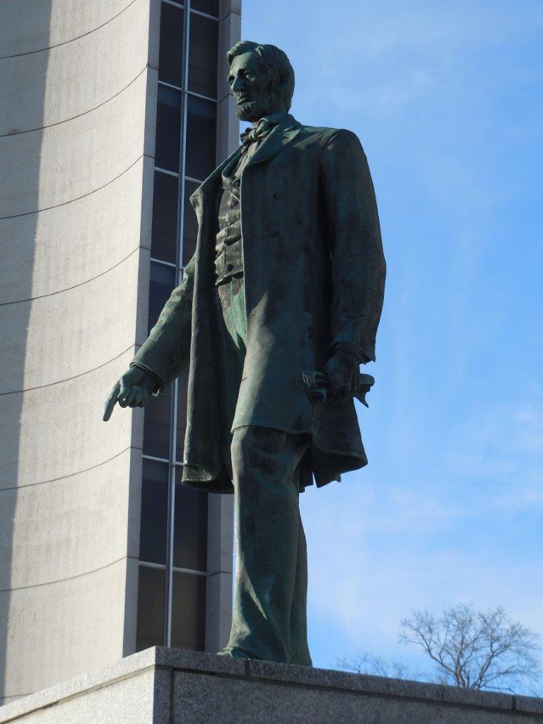 Abraham Lincoln statue in Jefferson, Iowa