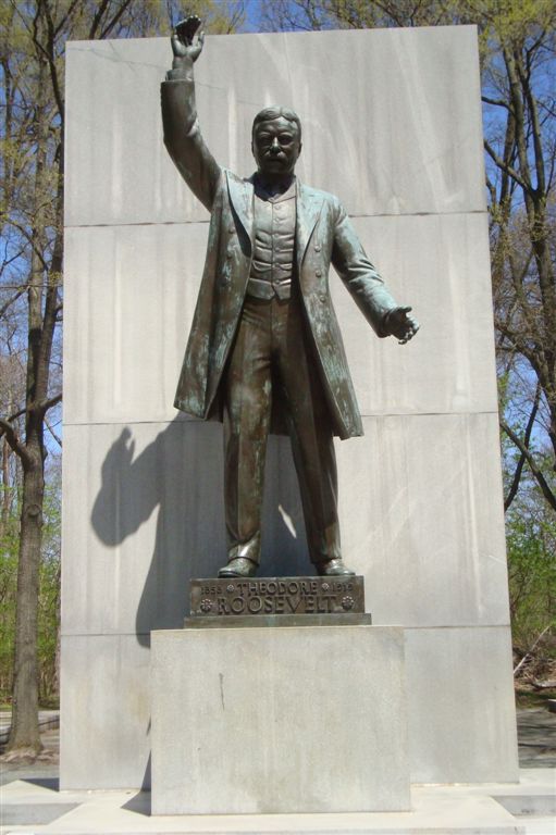 TR statue on Theodore Roosevelt island 