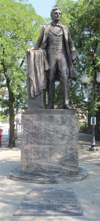 Abraham Lincoln statue in Chicago