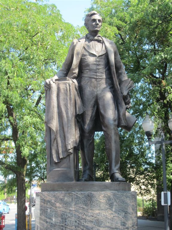 Abraham Lincoln statue in Chicago