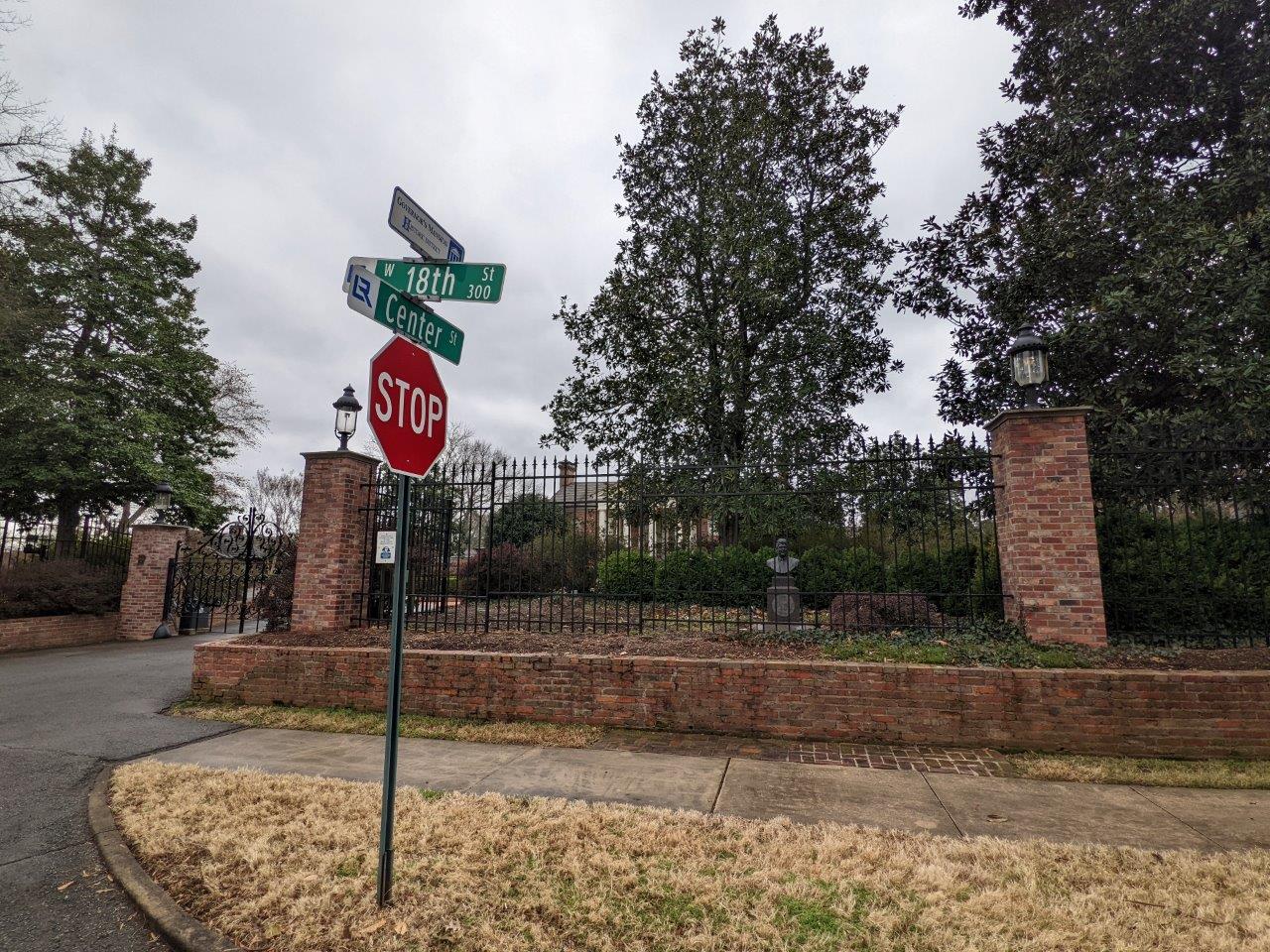 Bill Clinton bust at Arkansas Governors Mansion