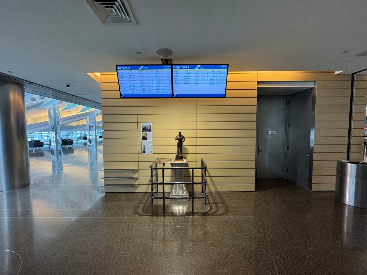 Dwight Eisenhower statue at Wichita Dwight D. Eisenhower National Airport (ICT)