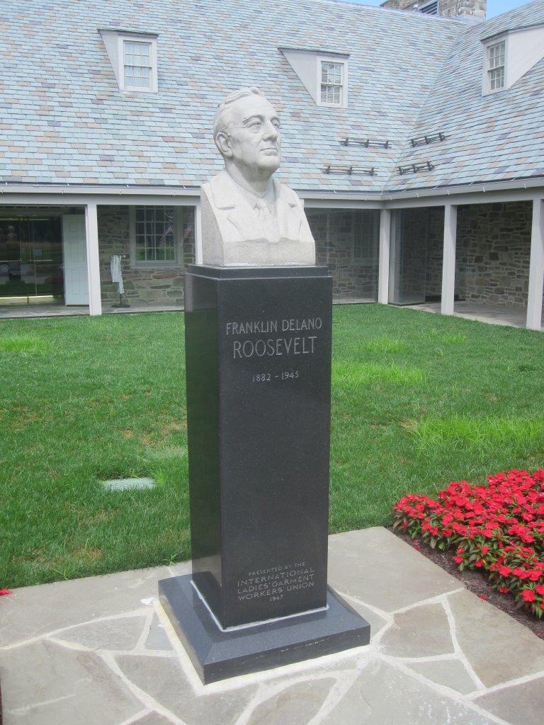 fdr statue