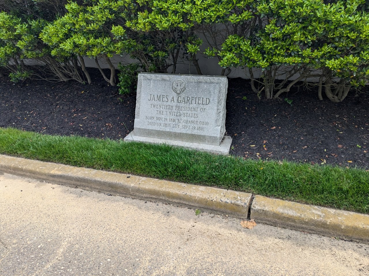 where James Garfield died monument
