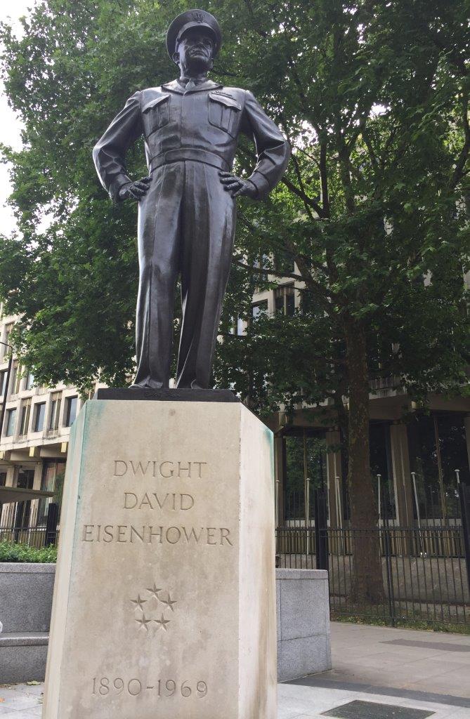 Dwight Eisenhower statue in London