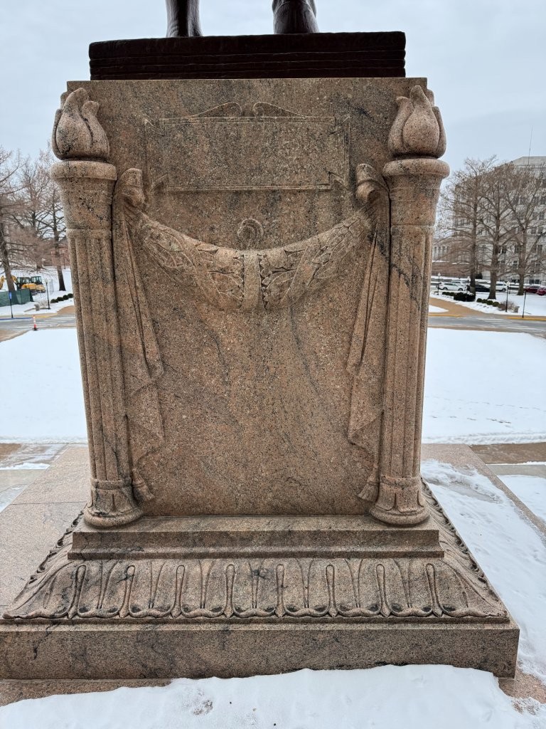 Thomas Jefferson statue at Missouri State Capitol