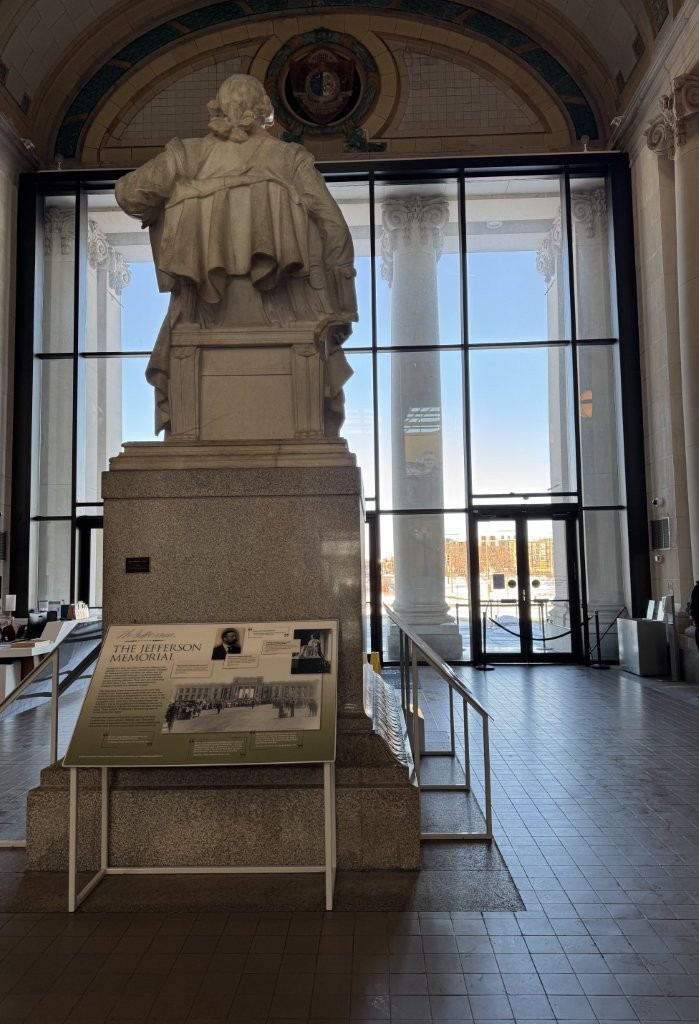 Thomas Jefferson Monument in St. Louis, Missouri