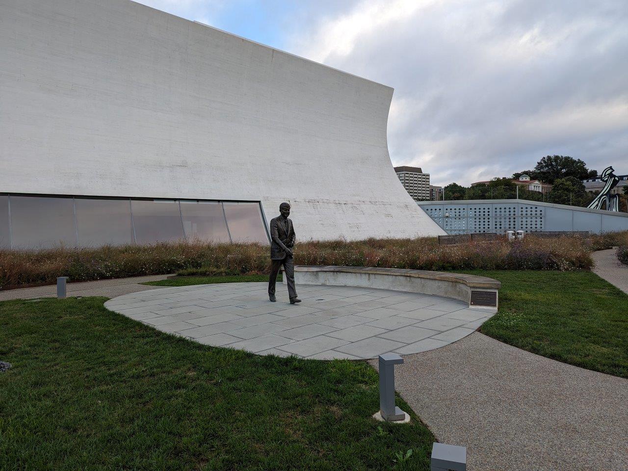 Statue of John F. Kennedy at Kennedy Center in Washington