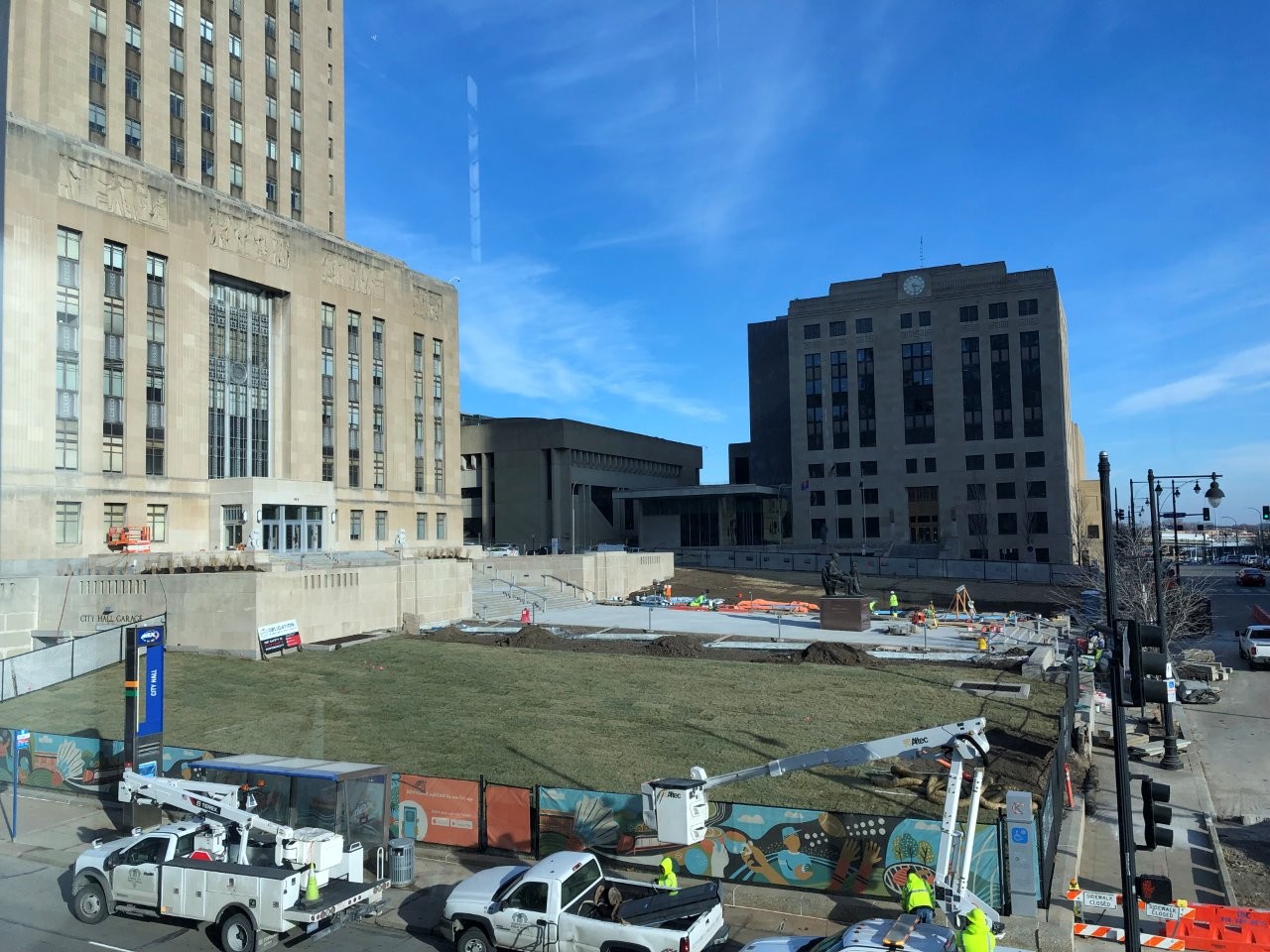 Abraham Lincoln and son Tab statue at Kansas City City Hall