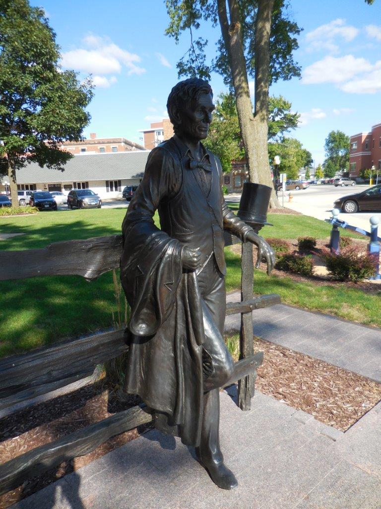 Abraham Lincoln statue in Pontiac, Illinois