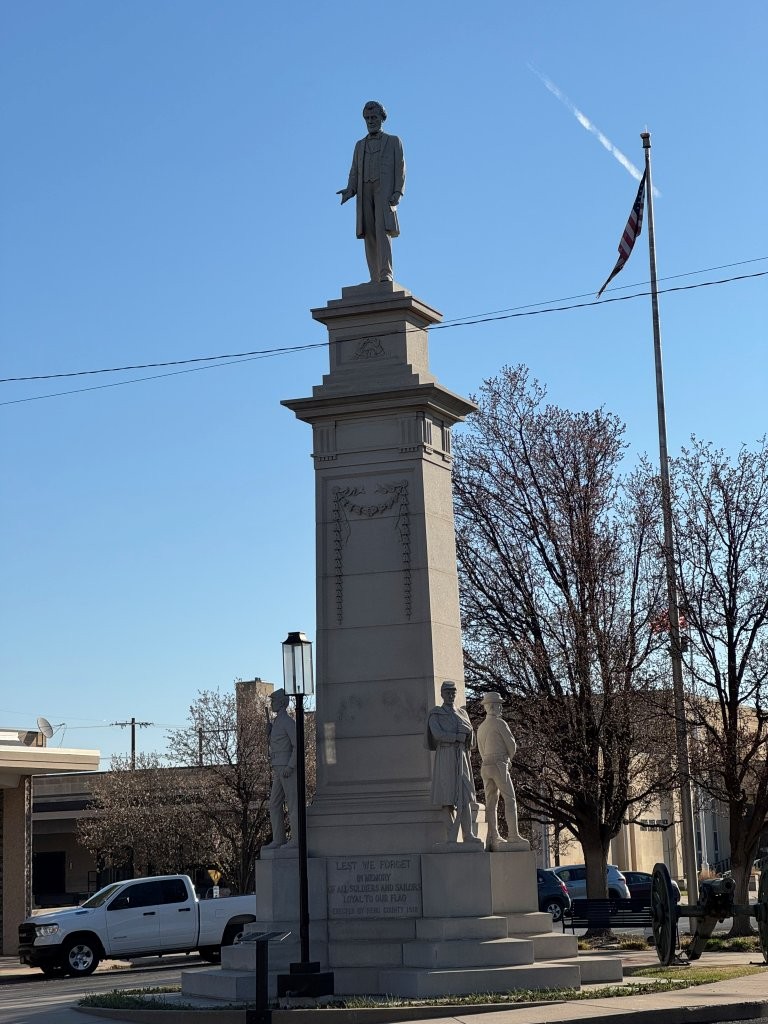 Abraham Lincoln monument in Hutchinson, Kansas