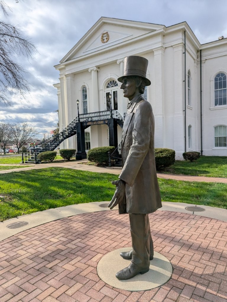Abraham Lincoln monument in Mt. Vernon, Illinois