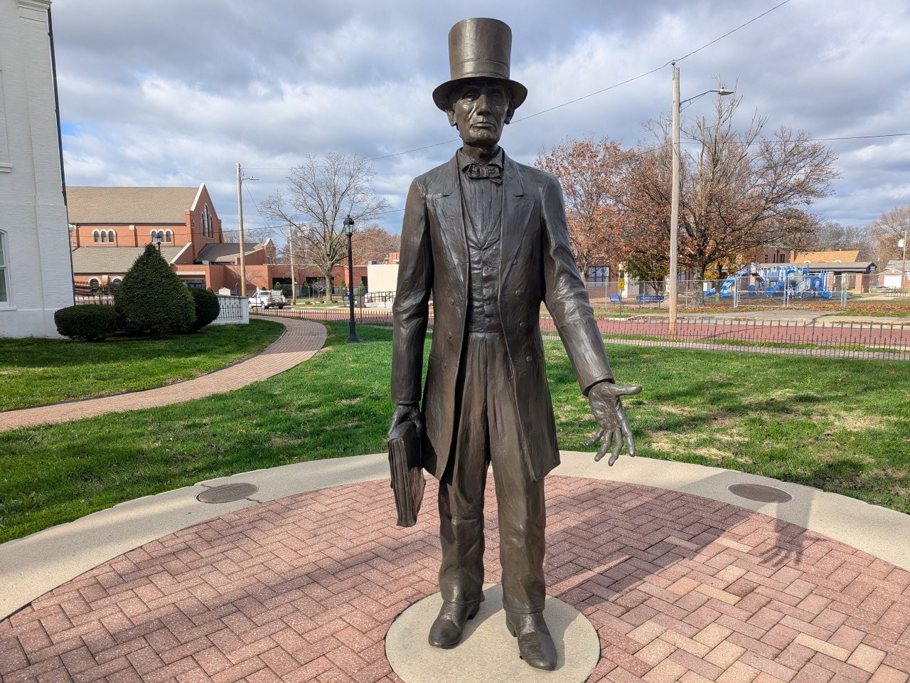 Abraham Lincoln statue in Mt. Vernon, Illinois