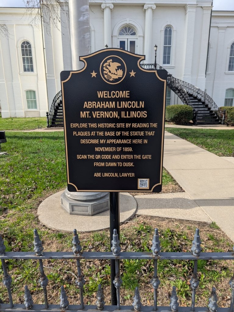 Abraham Lincoln statue in Mt. Vernon, Illinois