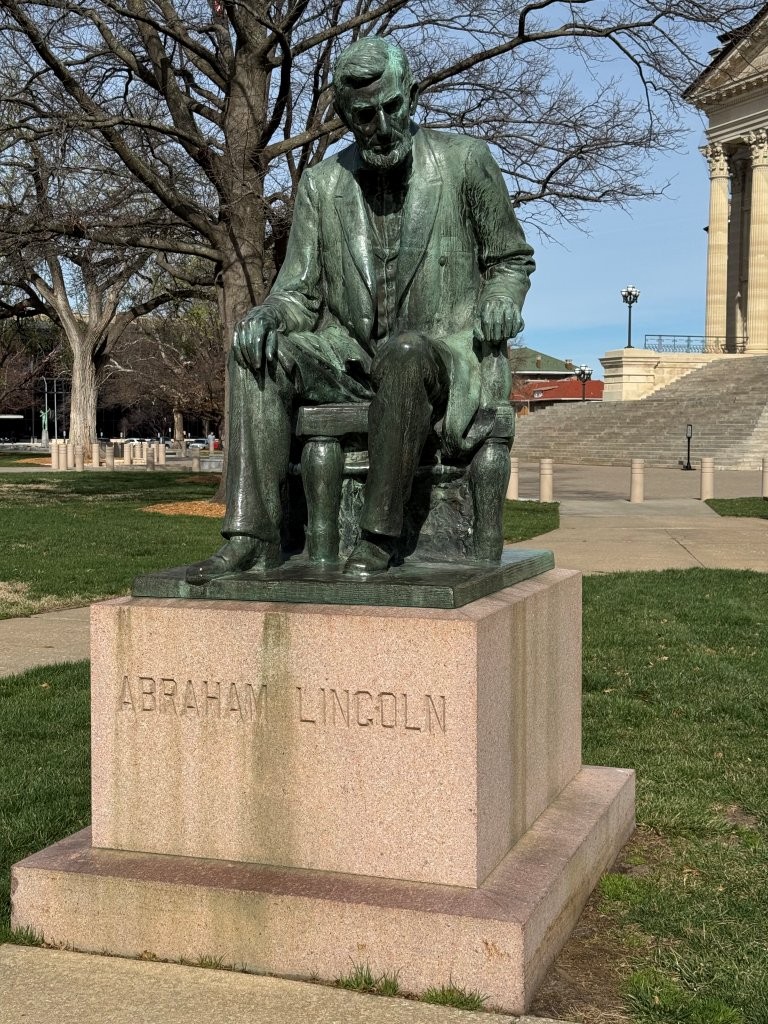 Abraham Lincoln sculpture at Kansas State Capitol in Topeka