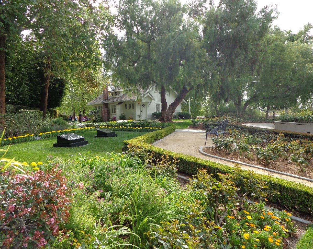 Richard Nixon birthplace adjacent to gravesite