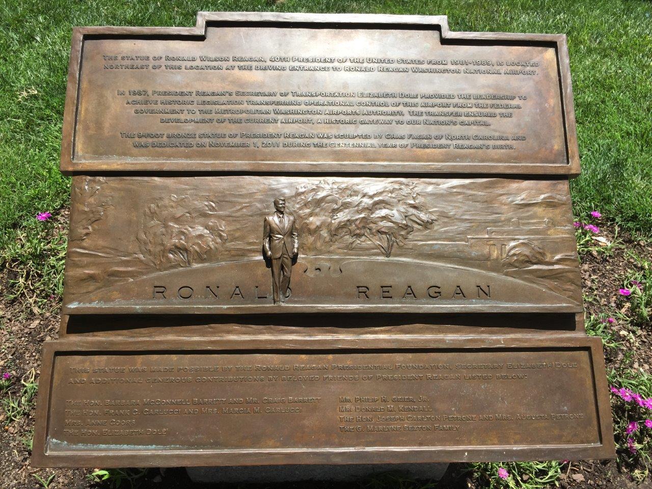 Reagan statue at Washington National Airport