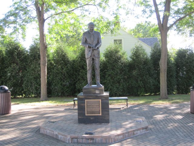 Ronald Reagan statue in Dixon, Illinois