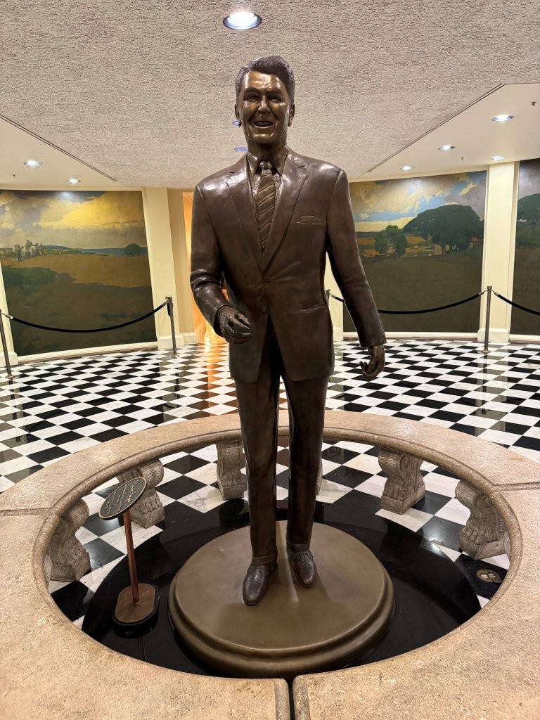 Ronald Reagan sculpture at the California Capitol