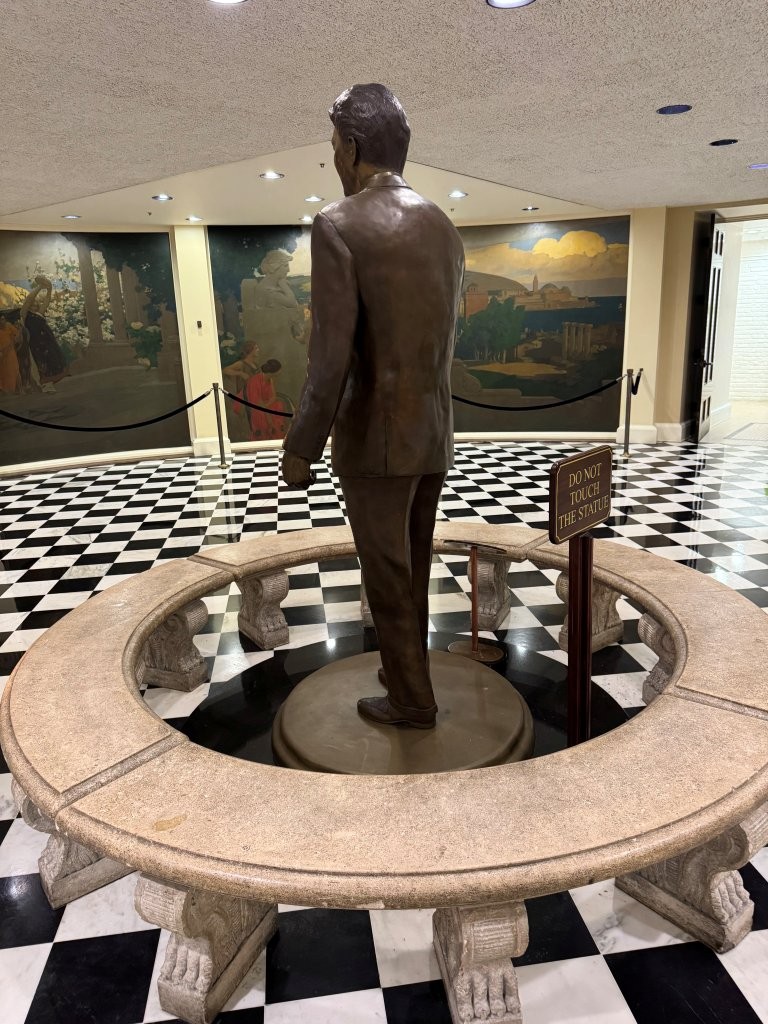 Ronald Reagan statue in Sacramento, California