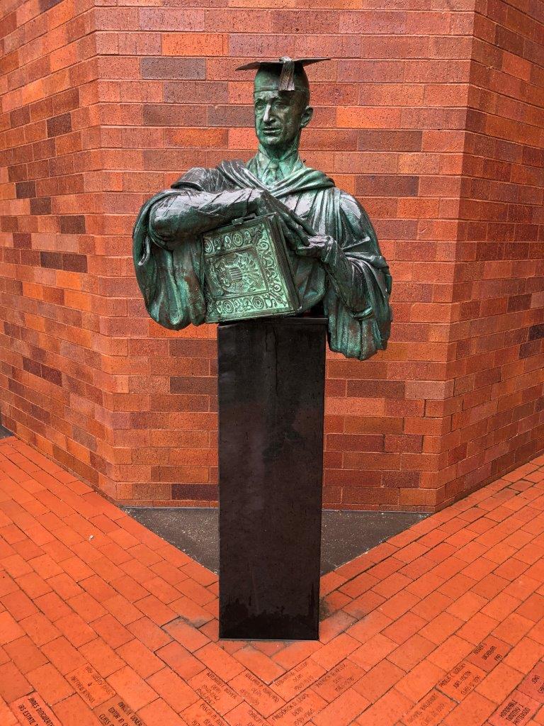 Harry Truman statue at UMKC law school