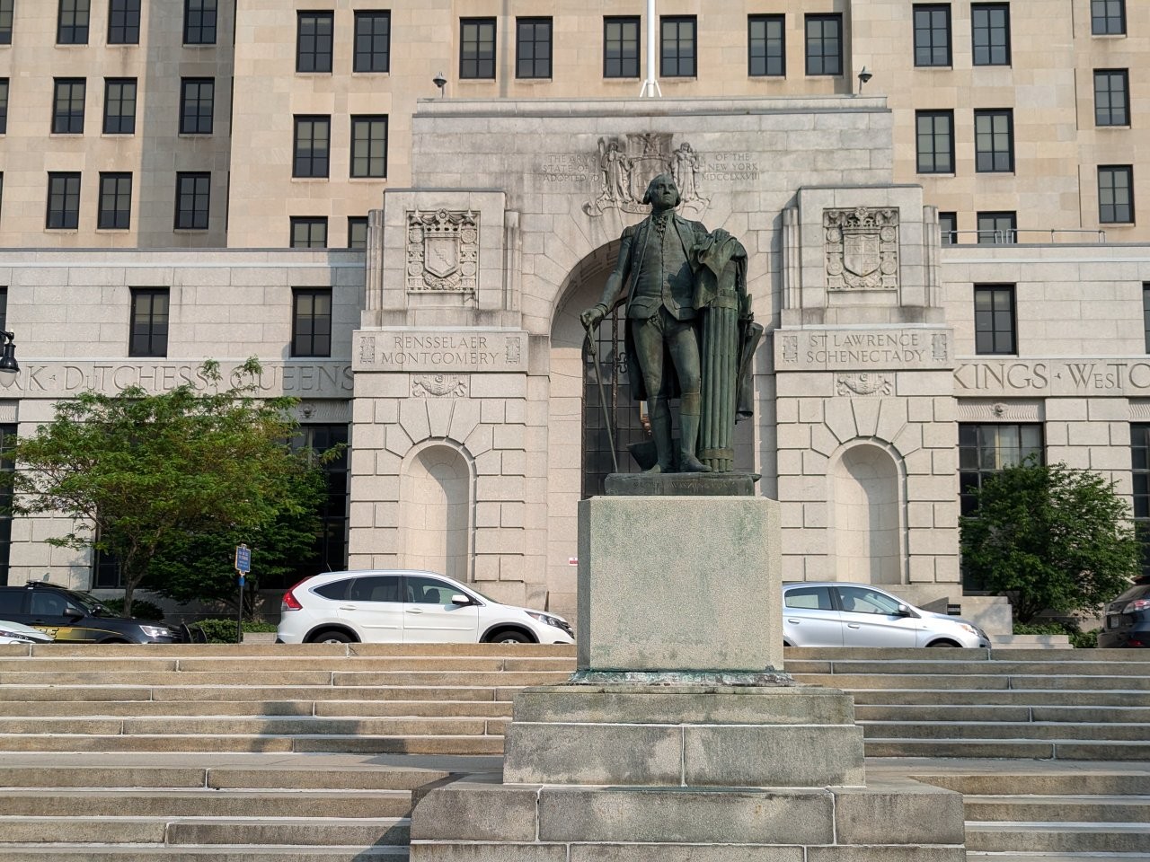 George Washington monument at New York Capitol