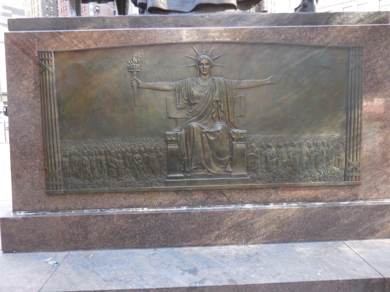 George Washington statue in Chicago