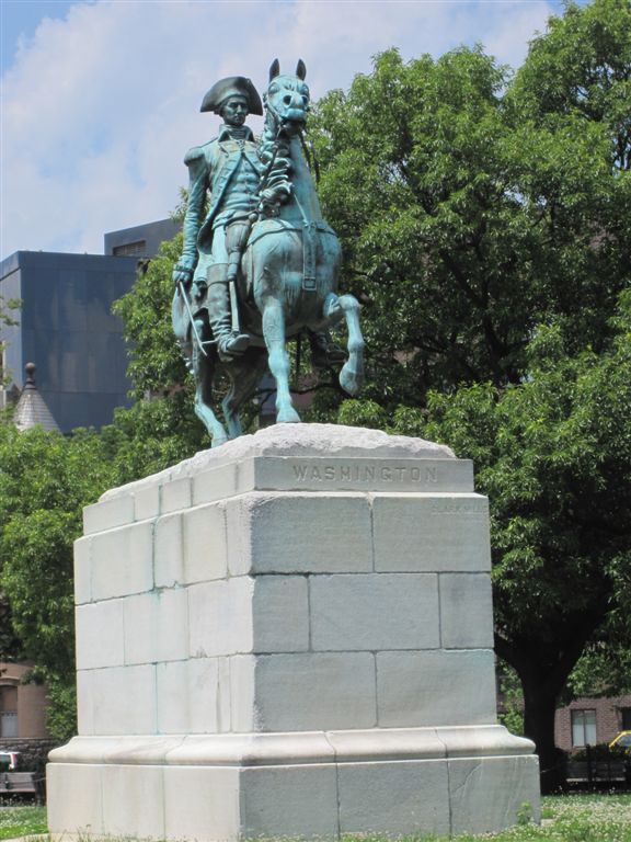 George Washington horse statue in Washington, D.C.