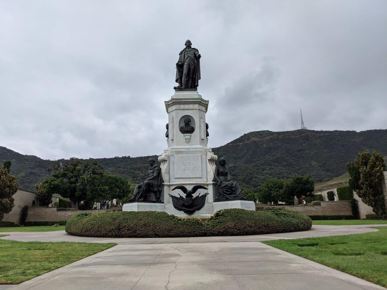 washington statue at hollywood hills cemetery in los angeles