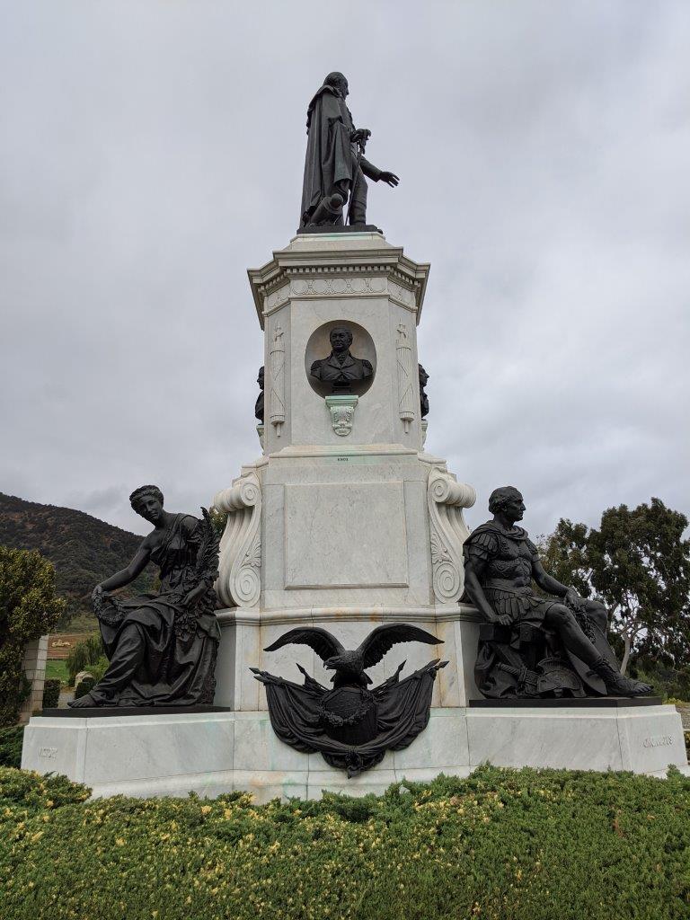 washington statue at hollywood hills cemetery in los angeles