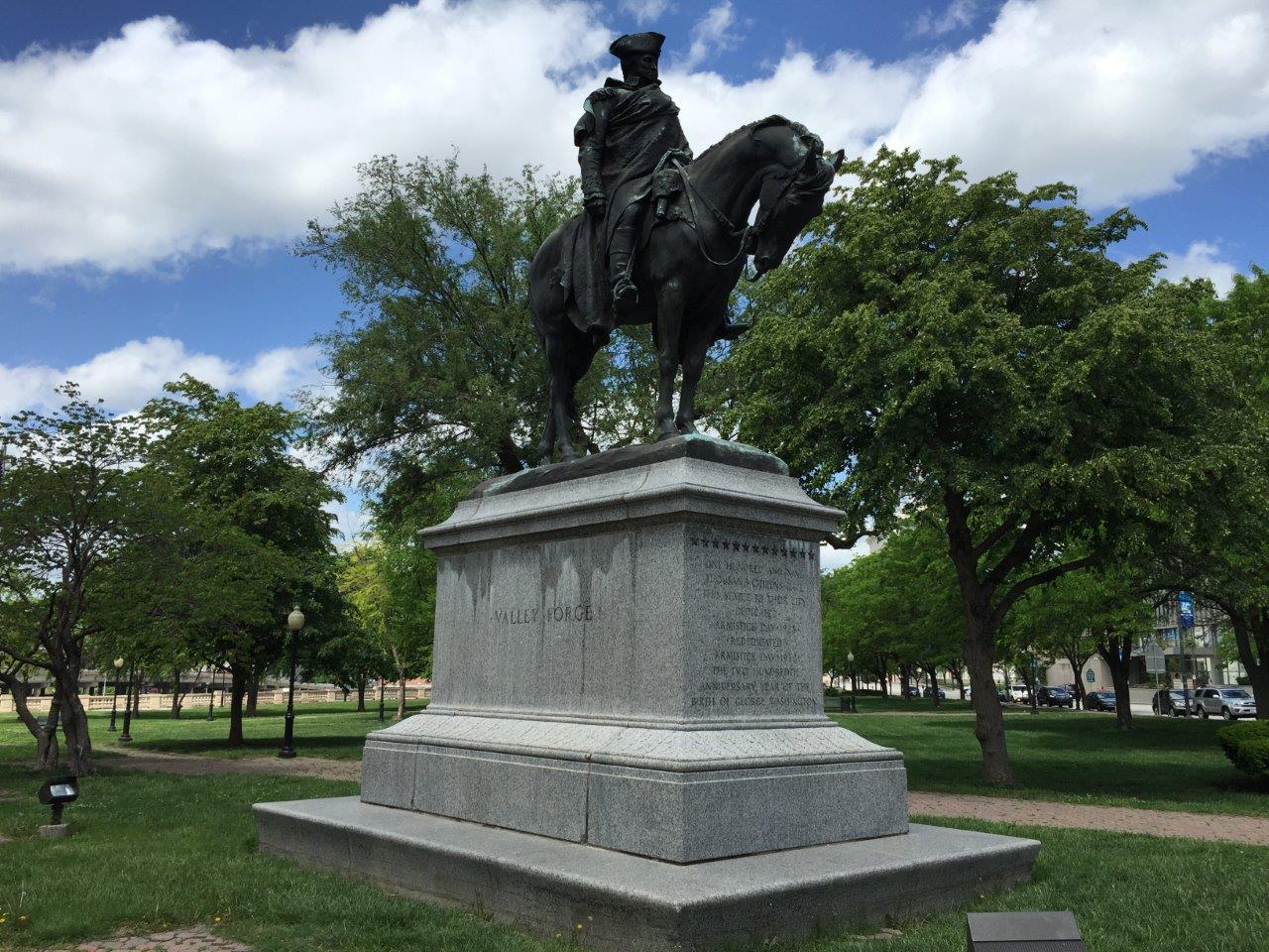 George Washington statue in Kansas City