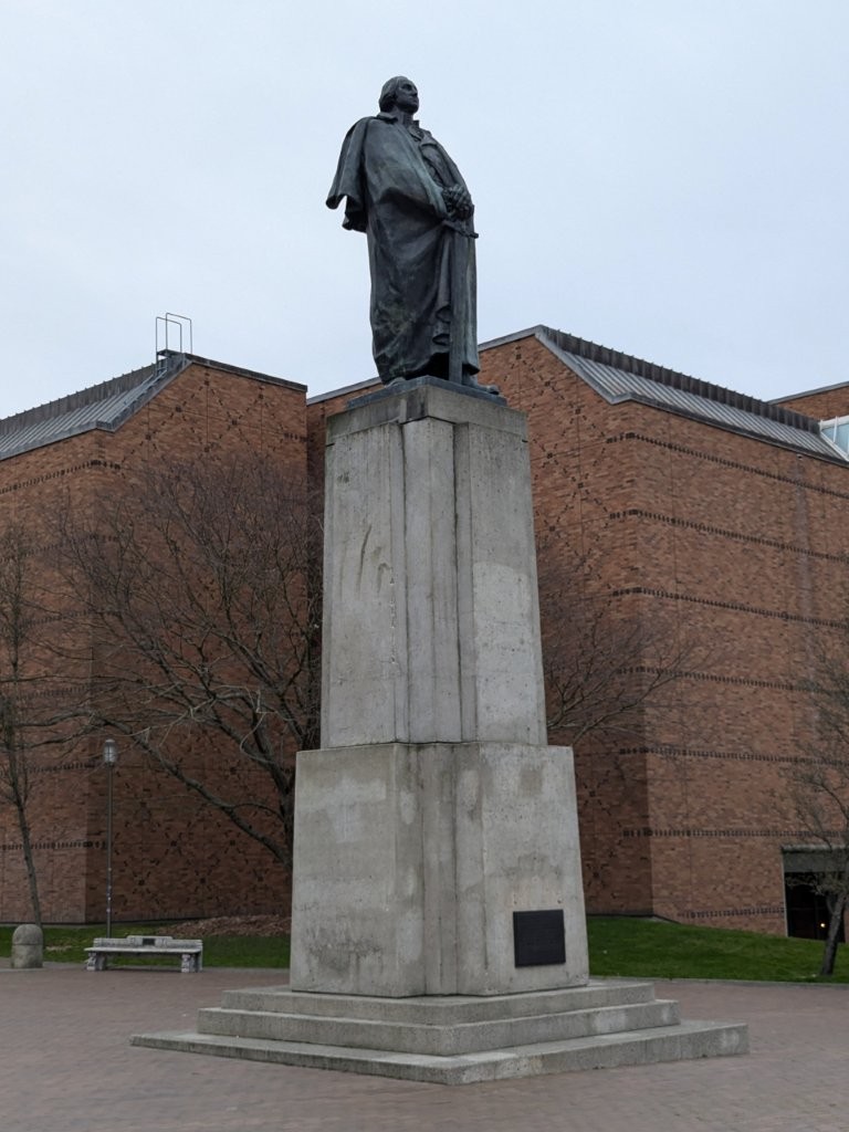 George Washington statue UW-Seattle