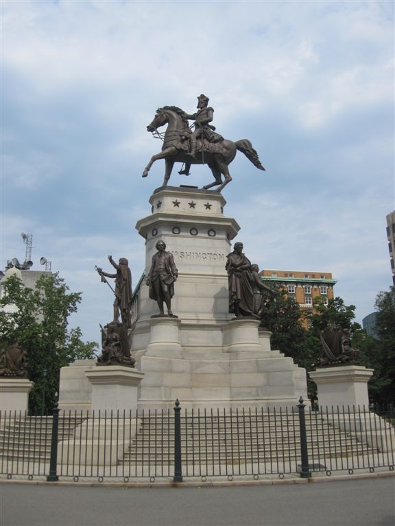 George Washington monument at Virginia Capitol