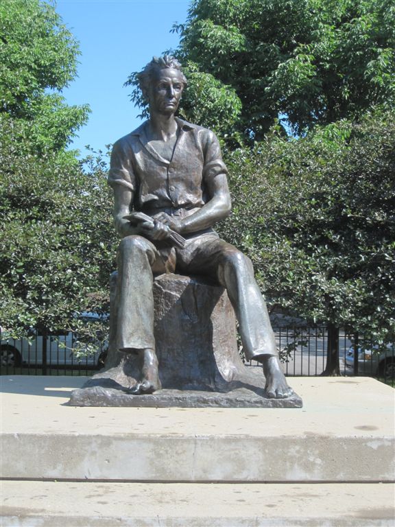 Young Lincoln statue in Chicago