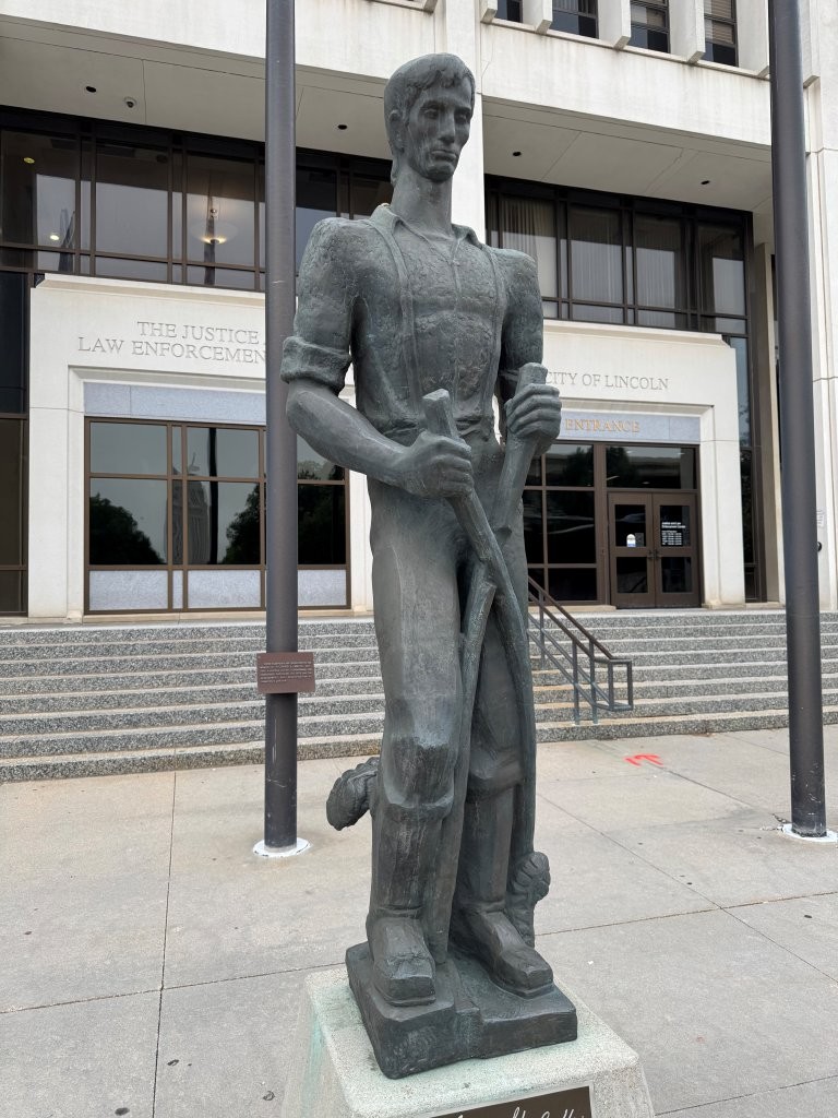 Lincoln the Rail Joiner statue in Lincoln, Nebraska